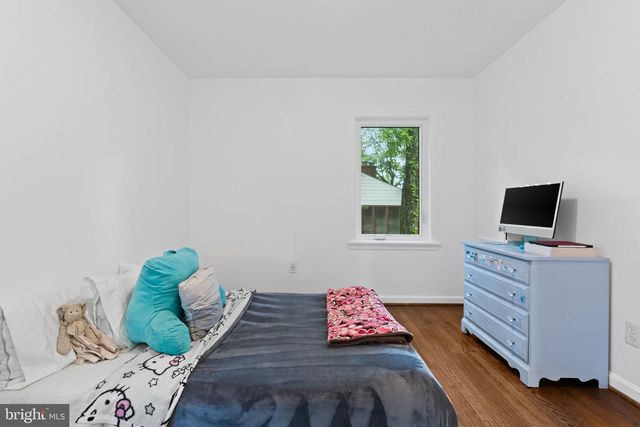 4441 VILLAGE DR, Fairfax, VA 22030