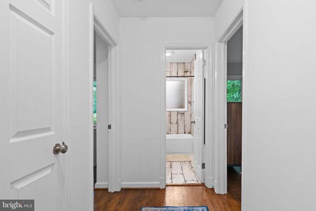 4441 VILLAGE DR, Fairfax, VA 22030