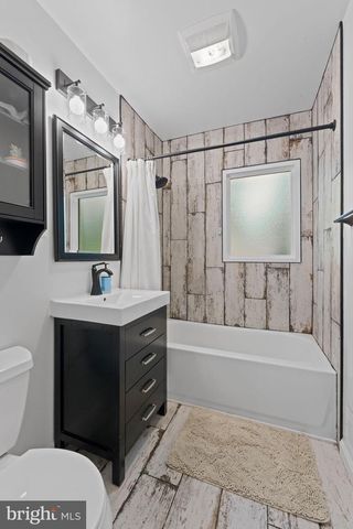 4441 VILLAGE DR, Fairfax, VA 22030