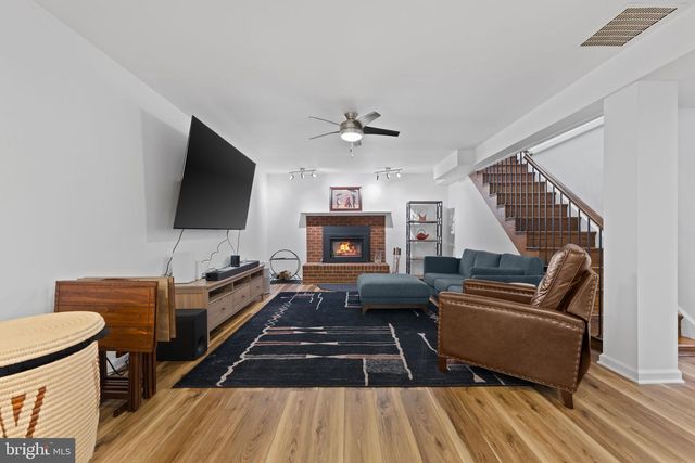 4441 VILLAGE DR, Fairfax, VA 22030