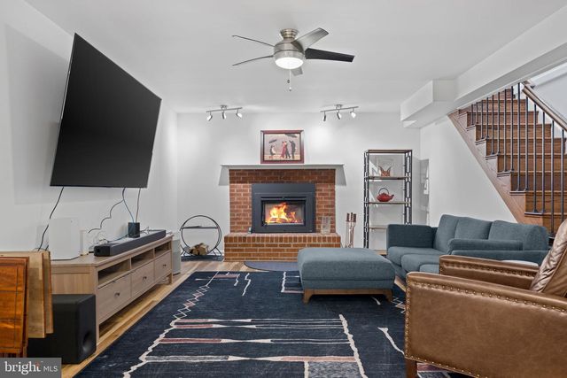 4441 VILLAGE DR, Fairfax, VA 22030