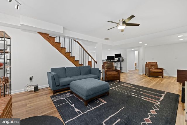 4441 VILLAGE DR, Fairfax, VA 22030