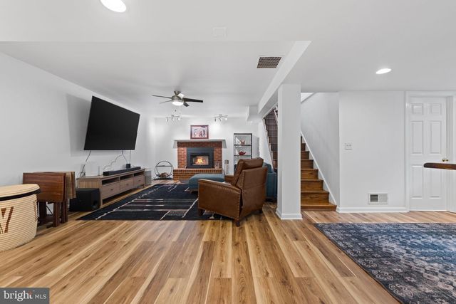 4441 VILLAGE DR, Fairfax, VA 22030