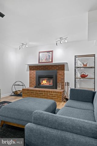 4441 VILLAGE DR, Fairfax, VA 22030