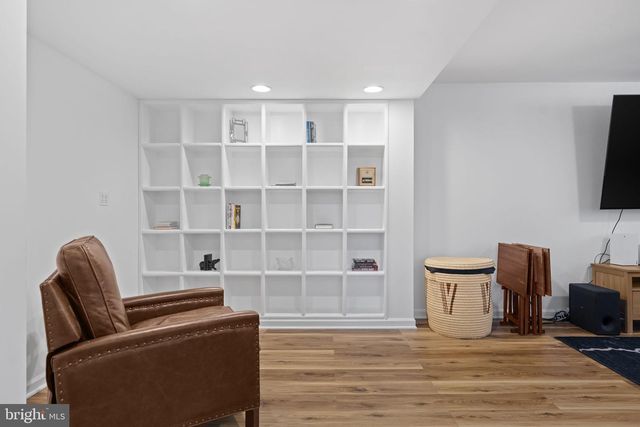 4441 VILLAGE DR, Fairfax, VA 22030