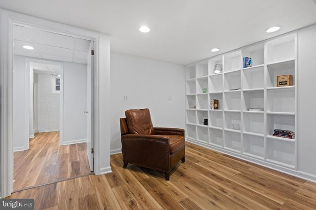 4441 VILLAGE DR, Fairfax, VA 22030