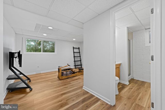 4441 VILLAGE DR, Fairfax, VA 22030