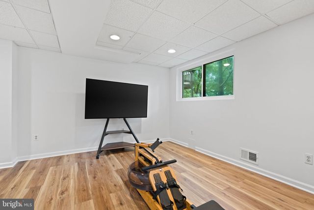 4441 VILLAGE DR, Fairfax, VA 22030