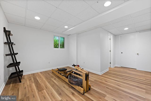 4441 VILLAGE DR, Fairfax, VA 22030