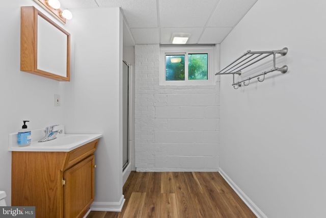 4441 VILLAGE DR, Fairfax, VA 22030