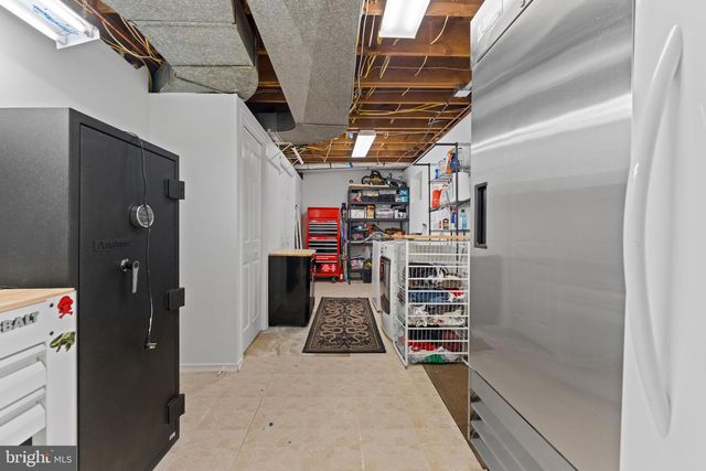 4441 VILLAGE DR, Fairfax, VA 22030