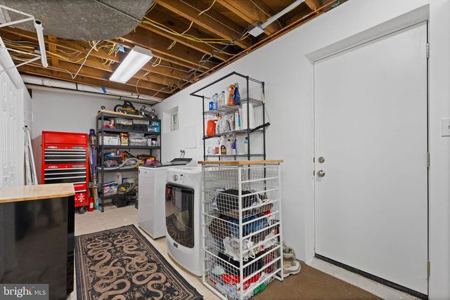 4441 VILLAGE DR, Fairfax, VA 22030