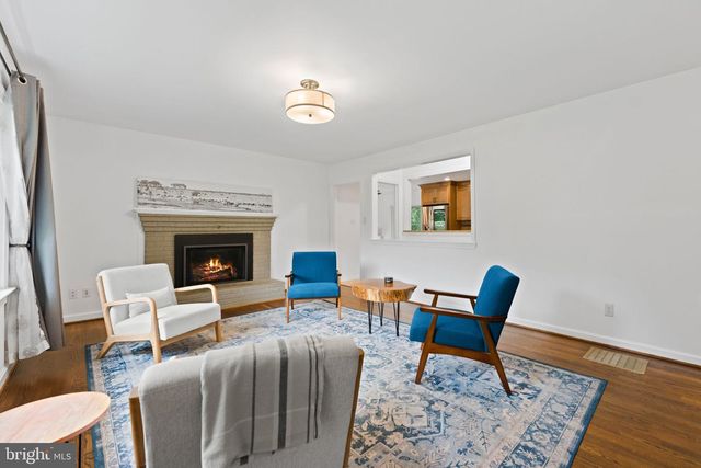 4441 VILLAGE DR, Fairfax, VA 22030