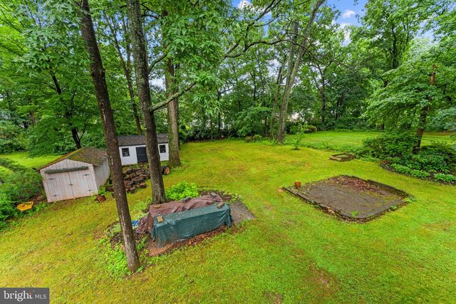 4441 VILLAGE DR, Fairfax, VA 22030