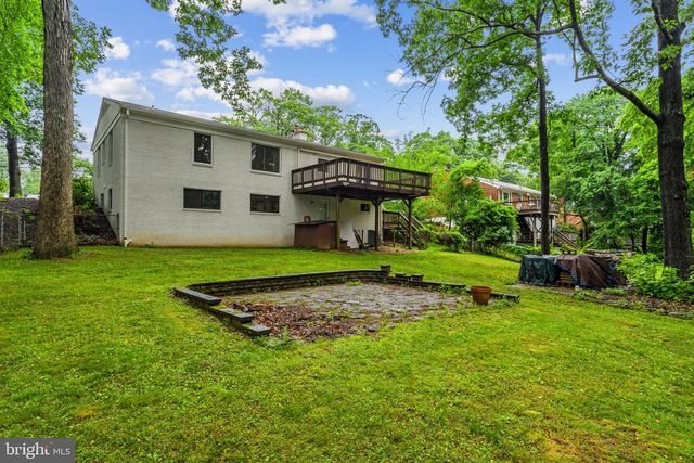 4441 VILLAGE DR, Fairfax, VA 22030