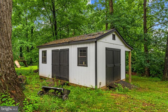4441 VILLAGE DR, Fairfax, VA 22030