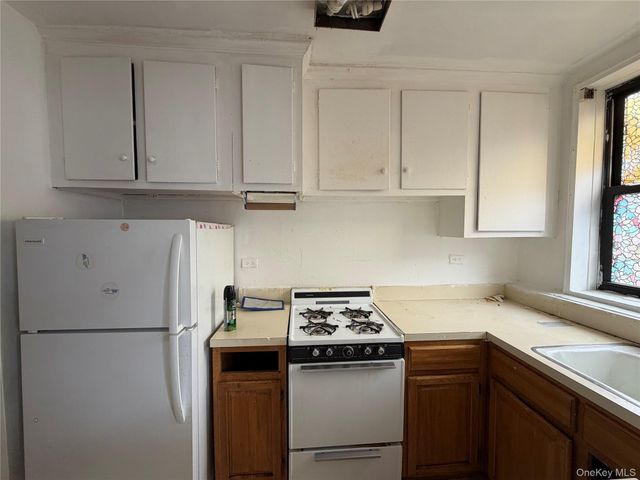 141-05 Northern Boulevard 7A, Bayside, NY 11361