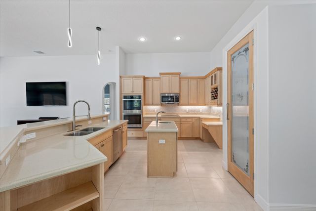 17038 N 61st Pl Place N, The Acreage, FL 33470