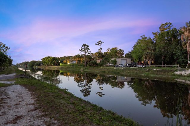 17038 N 61st Pl Place N, The Acreage, FL 33470
