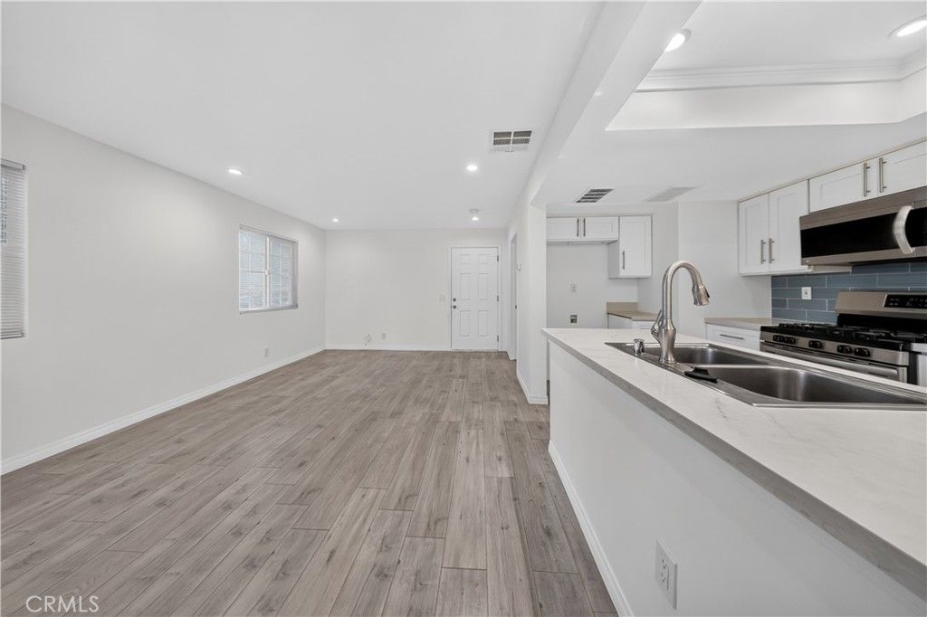 7025 Glade Ave. 2, Canoga Park, CA 91303 — photo 5