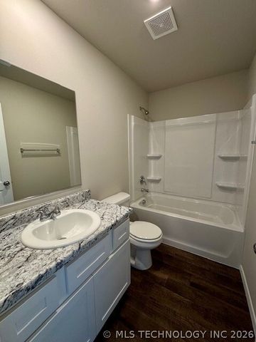 8516 E 164th Street S, Bixby, OK 74008