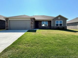 8516 E 164th Street S, Bixby, OK 74008