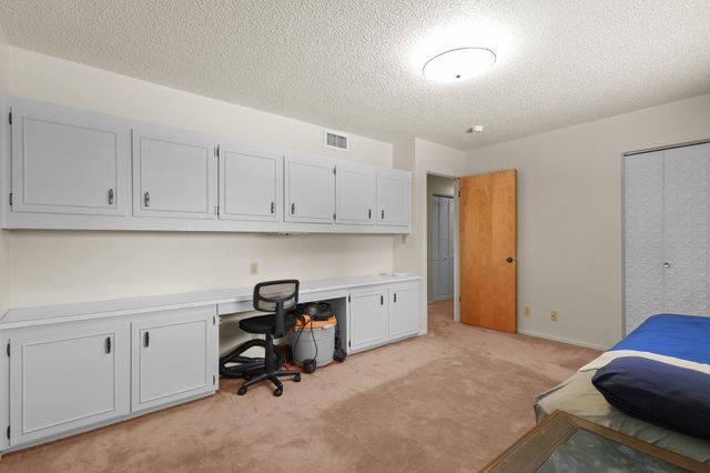 910 Hallmark Drive, Redding, CA 96001