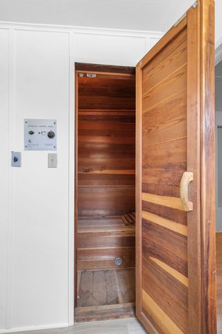 910 Hallmark Drive, Redding, CA 96001