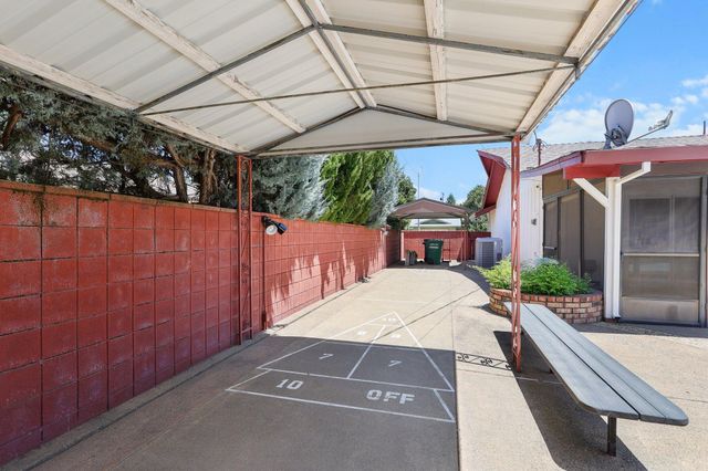 910 Hallmark Drive, Redding, CA 96001