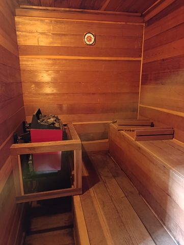 910 Hallmark Drive, Redding, CA 96001