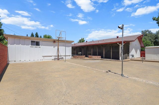 910 Hallmark Drive, Redding, CA 96001