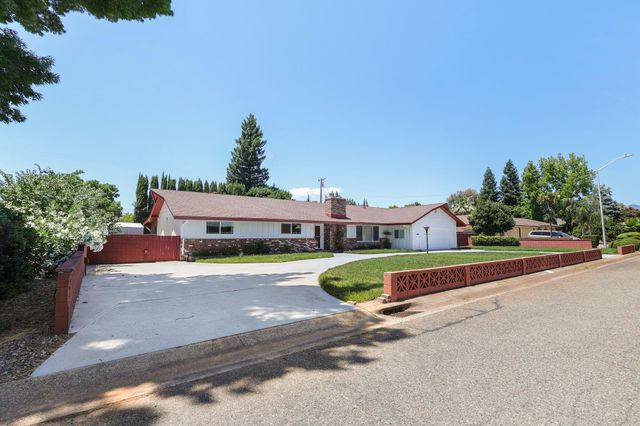 910 Hallmark Drive, Redding, CA 96001