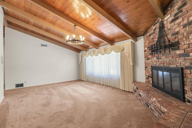 910 Hallmark Drive, Redding, CA 96001