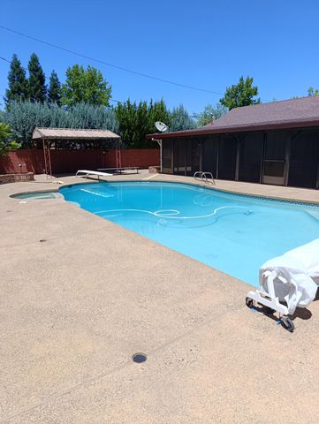 910 Hallmark Drive, Redding, CA 96001