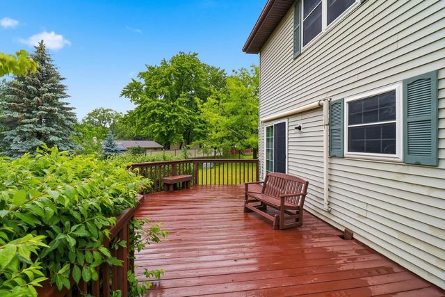 10341 S Oriole LANE, Oak Creek, WI 53154