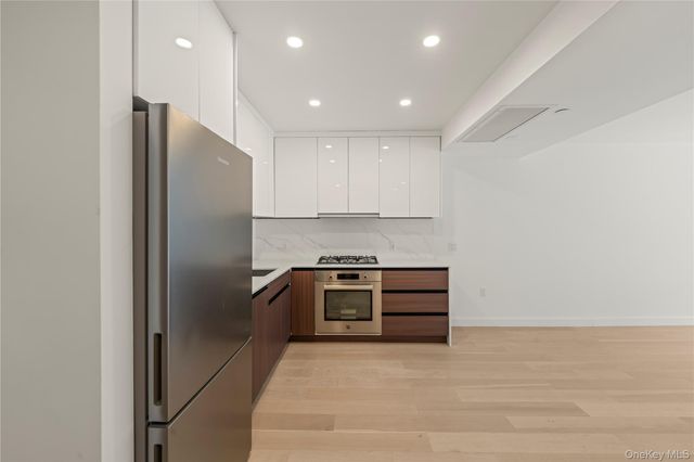 144-49 Northern Boulevard 224, Flushing, NY 11354