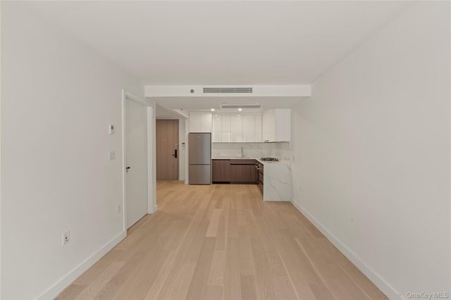 144-49 Northern Boulevard 224, Flushing, NY 11354