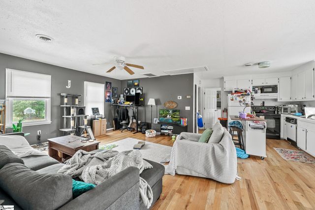 2767 W Georgia Road, Piedmont, SC 29673