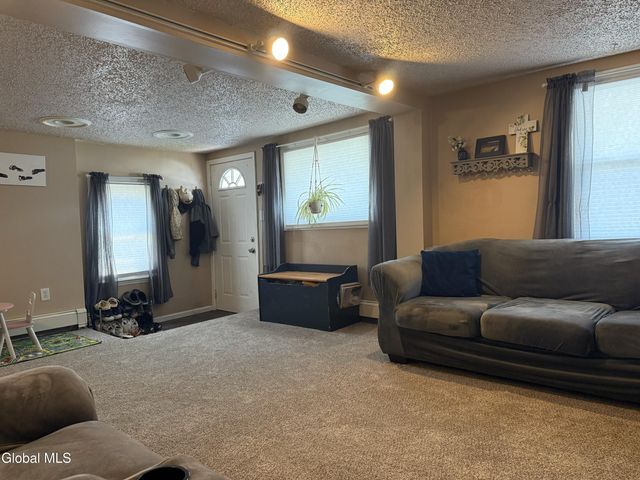 1872 Stuart Street, Rotterdam, NY 12303