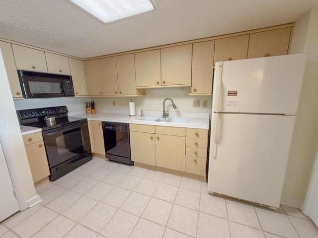 9840 Queensway Blvd Apt 906, Myrtle Beach, SC 29572