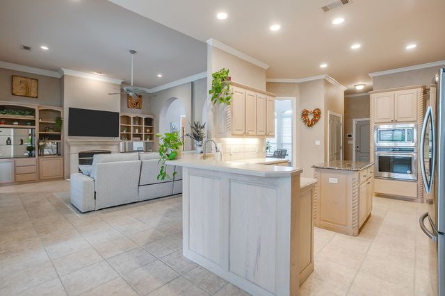 2210 Riverwood Drive, Weatherford, TX 76087