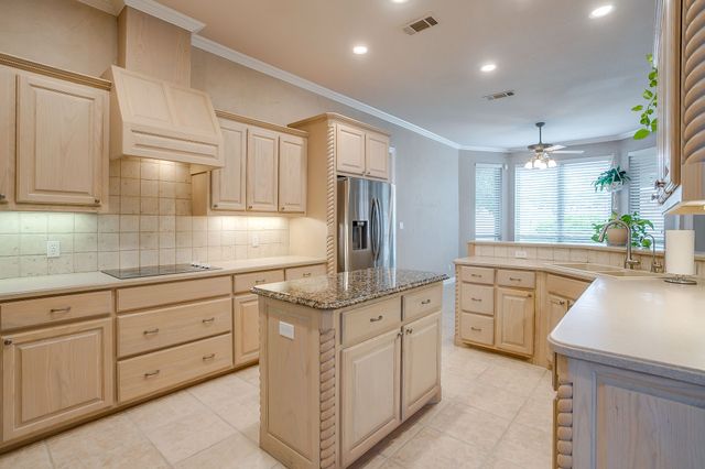 2210 Riverwood Drive, Weatherford, TX 76087