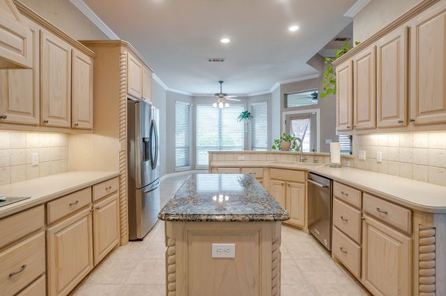 2210 Riverwood Drive, Weatherford, TX 76087