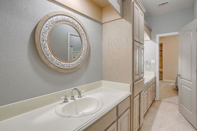 2210 Riverwood Drive, Weatherford, TX 76087