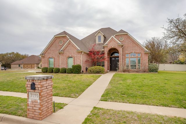 2210 Riverwood Drive, Weatherford, TX 76087