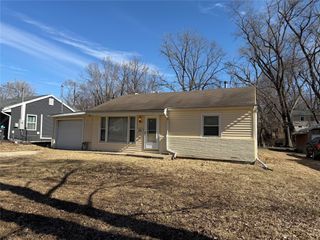 6825 SW 15th Street, Des Moines, IA 50315