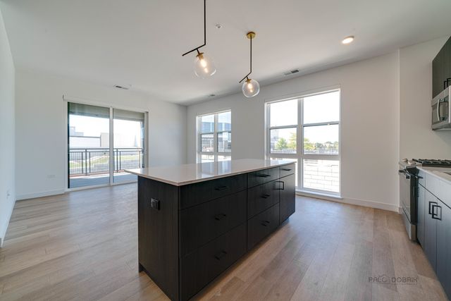 750 Hawthorn Row 3209, Vernon Hills, IL 60061