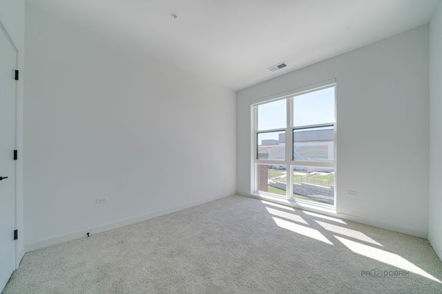 750 Hawthorn Row 3209, Vernon Hills, IL 60061