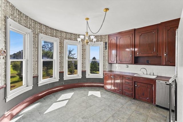 878 Highland Ave, Fall River, MA 02720