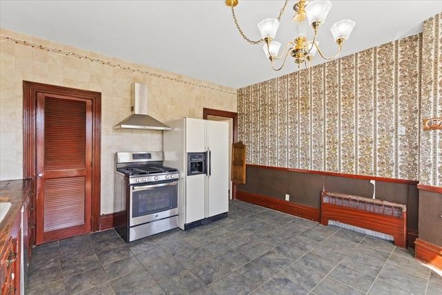 878 Highland Ave, Fall River, MA 02720